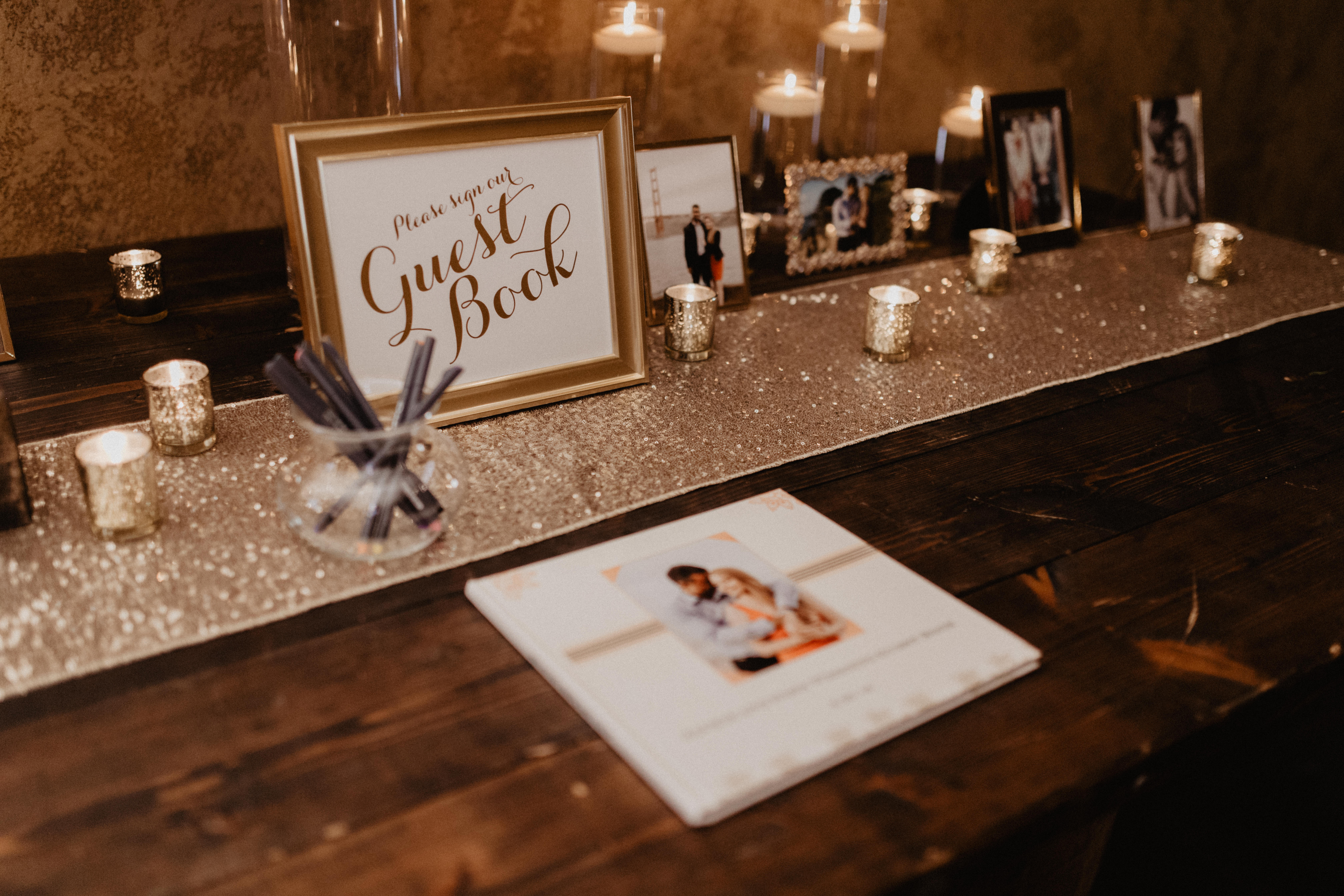 10 Unique Wedding Guest Book Ideas - Dee & Kris Photography